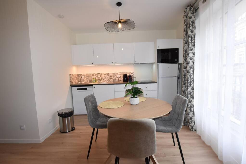 Le Luca, Hyper Centre, Type 2, 4 Personnes Apartment Рен Екстериор снимка